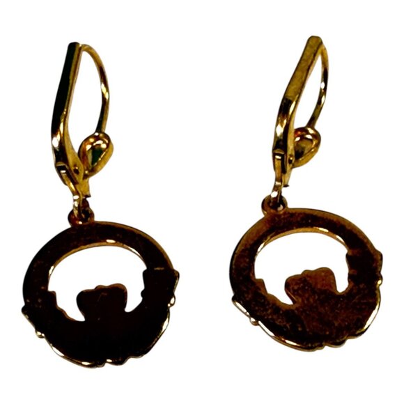 Claddagh Leverback Earrings Gold Tone With Green Stone Accent Lightweight Jewelr - Picture 7 of 7